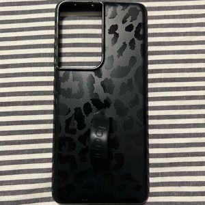 Loopy Galaxy S21 Ultra case. Black Midnight leopard.